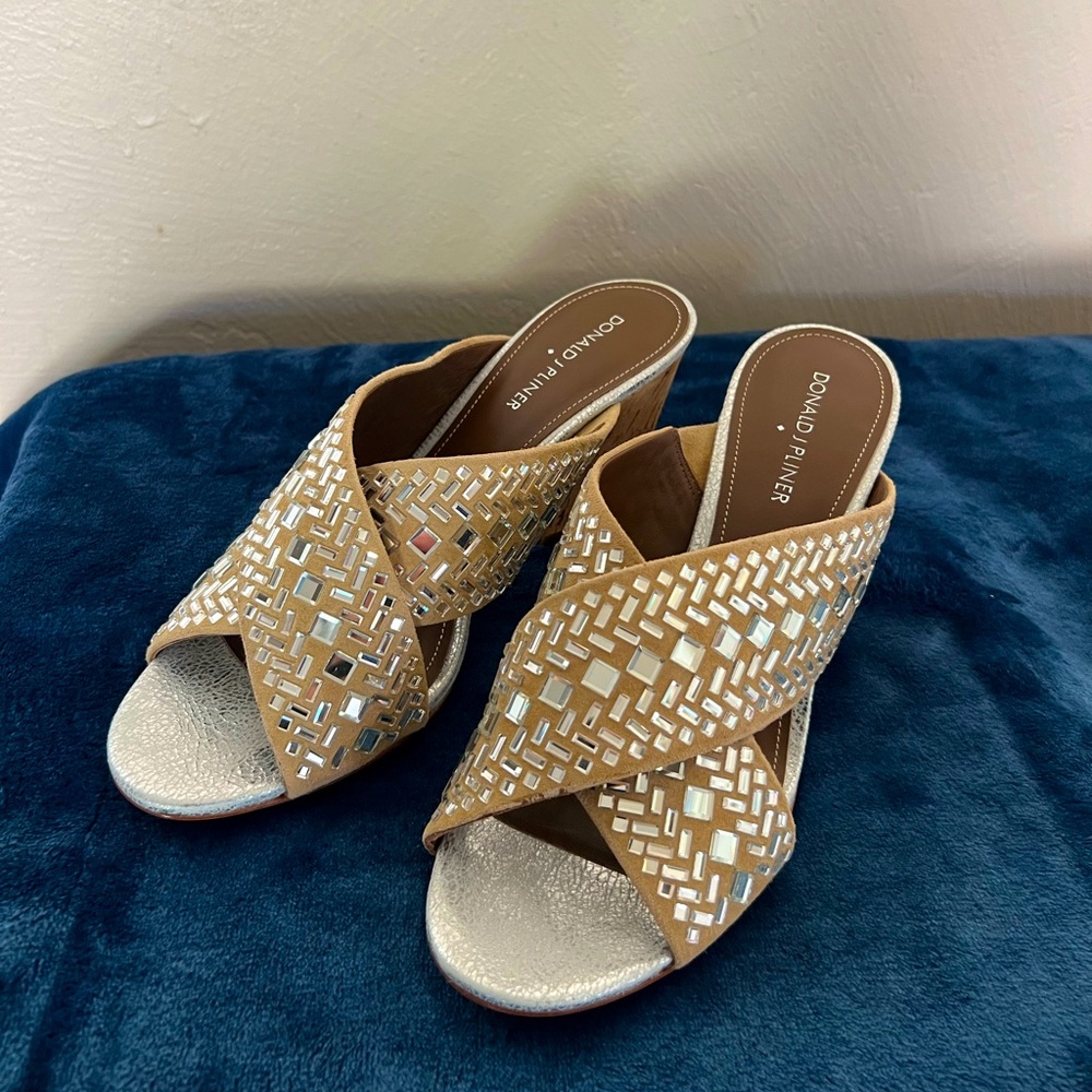 Donald J Pliner (size 9.5)